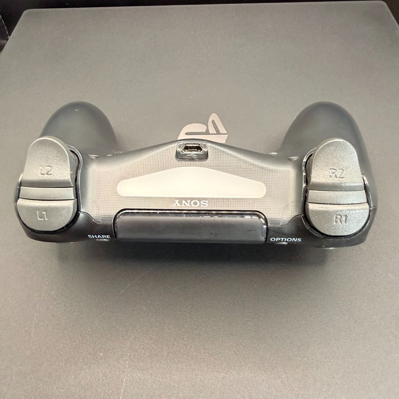 Sony Console: Sony PlayStation 4 Pro 1TB Schwarz – Usato da Düdingen venduto da Nerdworld 1