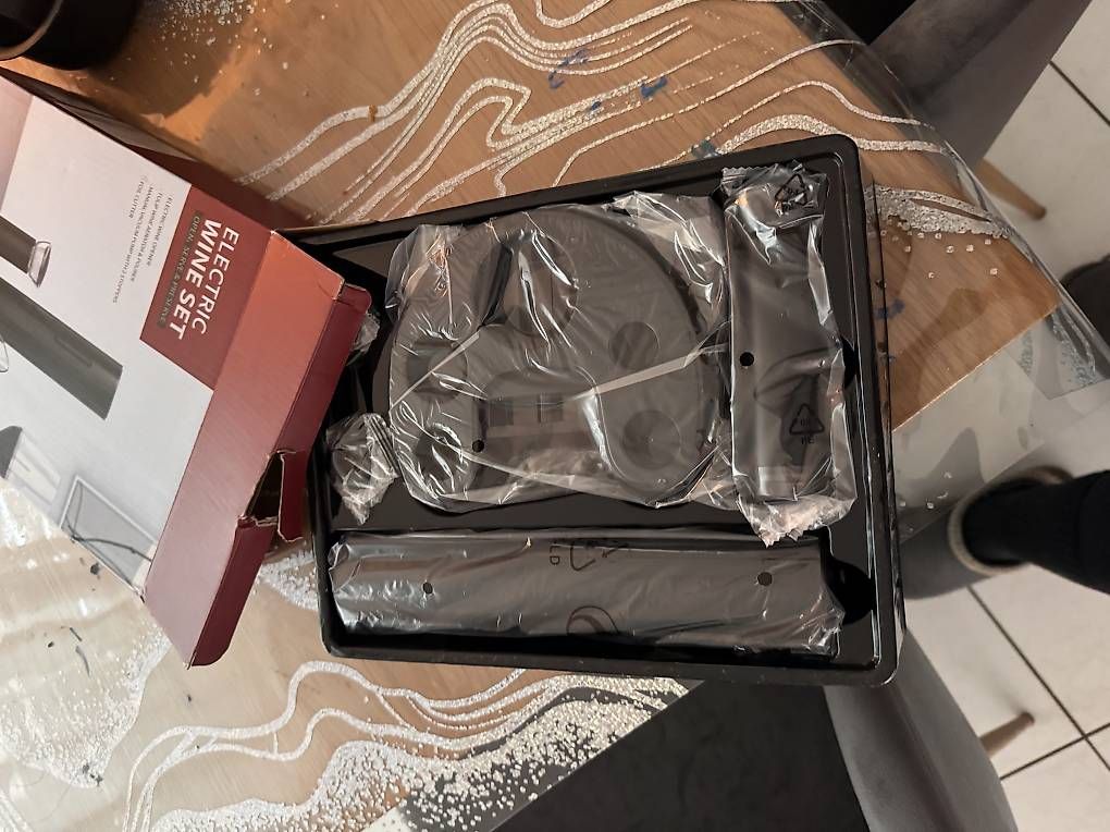 Topcase: Electric wine set  – Usato da Caslano venduto da p.stavola