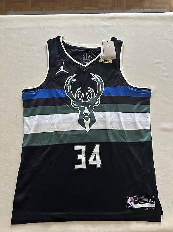 Canottiere & Pantaloni: Antetokounmpo 34 Trikot – Usato da Birr venduto da rob_d6wl