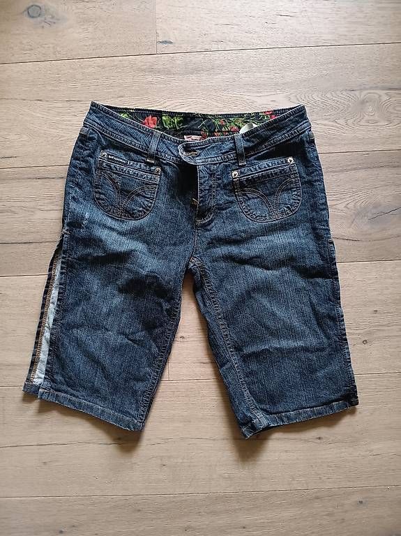 Dolce & Gabbana Jeans: Dolce Gabbana jeans shorts gr.28 S – Usato da Nussbaumen AG venduto da Lightblue