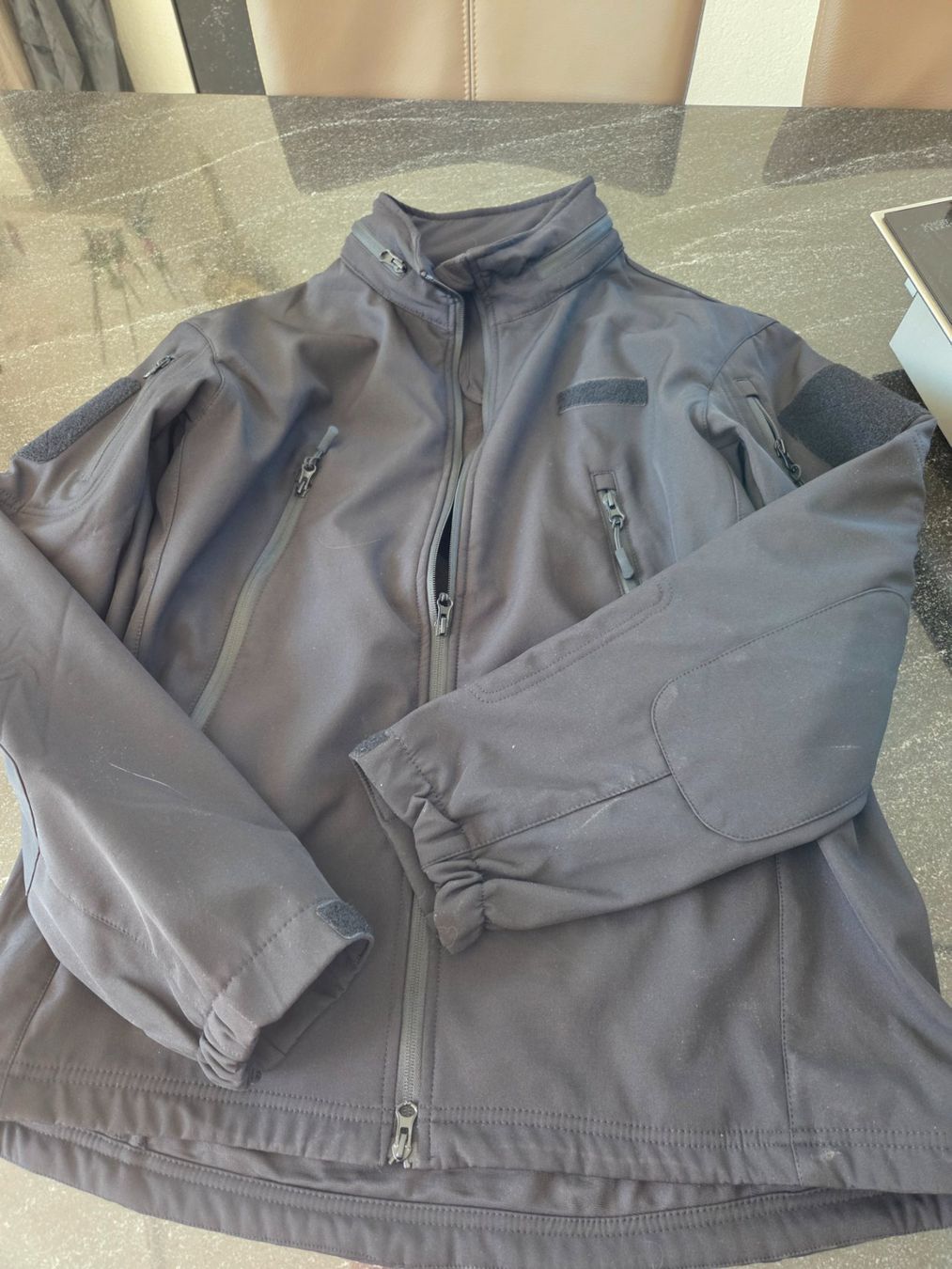 Giacche: A vendre veste homme – Usato da Attalens venduto da jack021