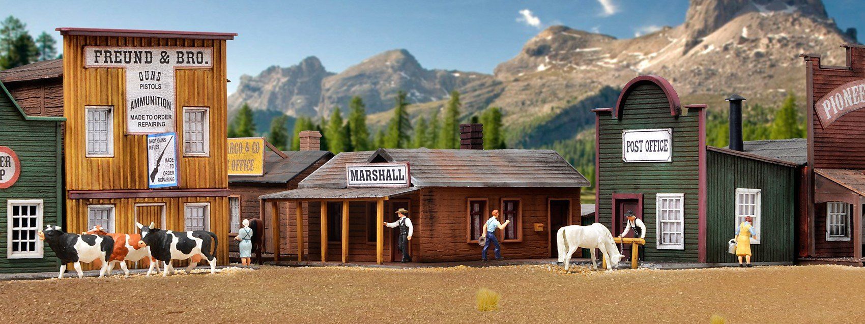 Kibri Modelleisenbahnen: Kibri 38504, Westernhäuser Ensemble Marshall, H0 – Neu und originalverpackt aus Arbon von lyres 4