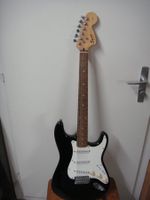 E-Guitar, Squier ,by Fender, mit Fender Frontman 15G Verst.