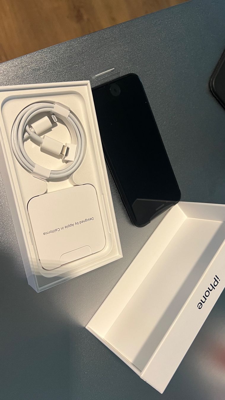 Apple Portables: iPhone SE A2296 (2020) – Neuf avec emballage d'origine à Uster par Ixus63 3