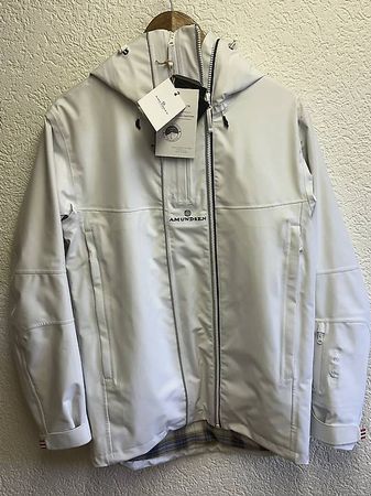 Amundsen Mount Ader Damenjacke Grösse M  Neu