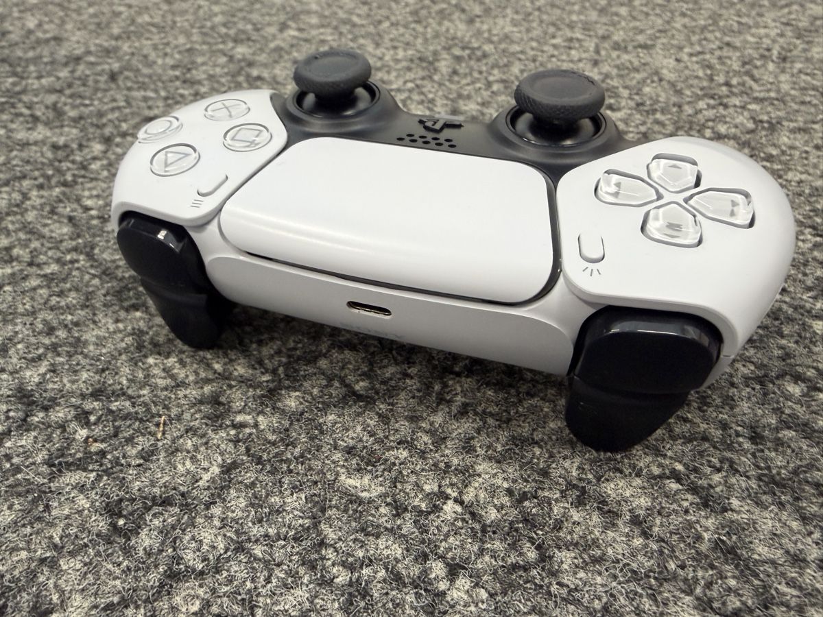 Sony Manettes: Playstation 5 DualSense Controller – D'occasion à Volketswil par YosemiteSam 2
