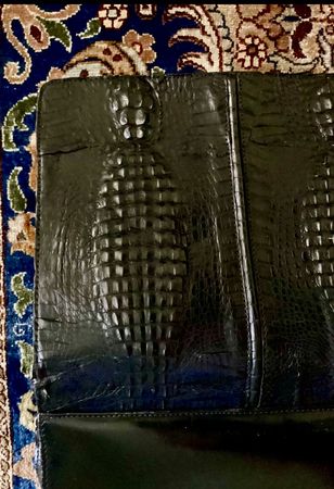 Schwarze Baby Krokodil Tasche - ein Muss!