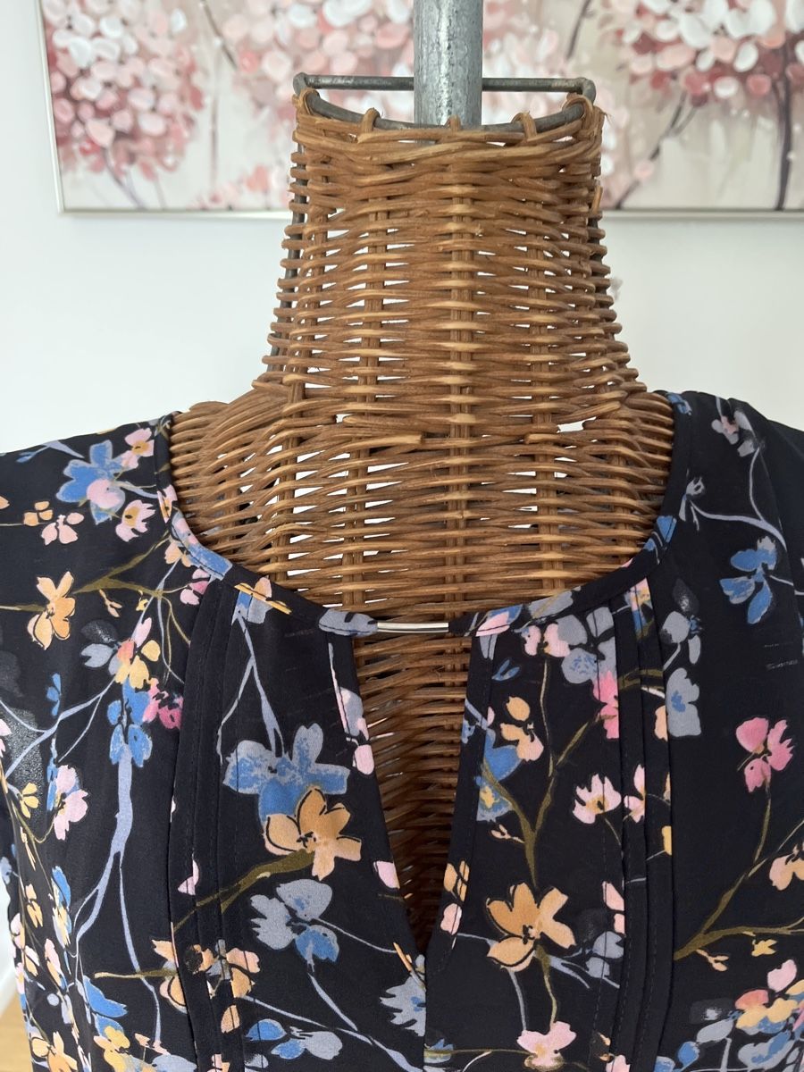 Top: Elegantes Sommer-Top, Atmosphere, M – Usato da Solothurn venduto da Bobesch08 1