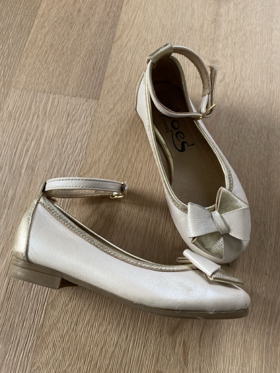 Schuhe für Mädchen: 2 paar Ballerina / Schuhe Gr. 28 – Gebraucht aus Hergiswil NW von mar_js5v 1