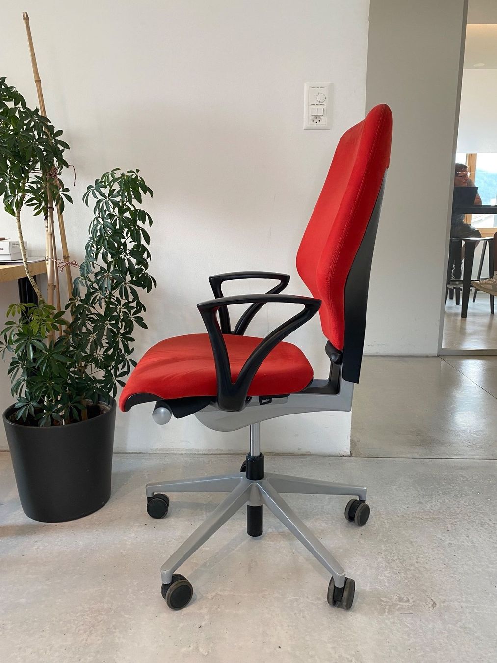 Giroflex Chaises: Giroflex Bürostuhl rot – D'occasion à Chur par has_f8lc 1