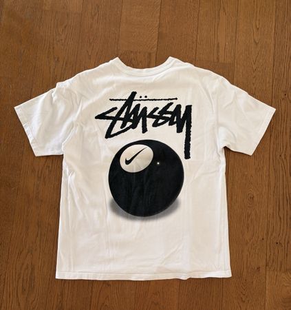 Nike x Stüssy 8 ball tshirt