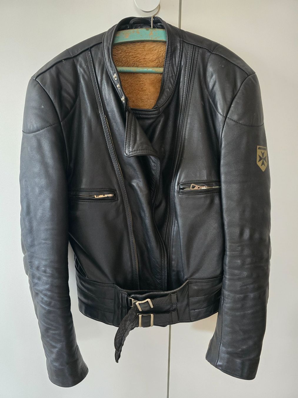 Vestes: Lederjacke HARRO schwarz Grösse 52 – D'occasion à Winterthur par Winthertur84