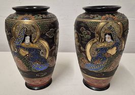 Ein Paar asiatische Dekorationsvasen