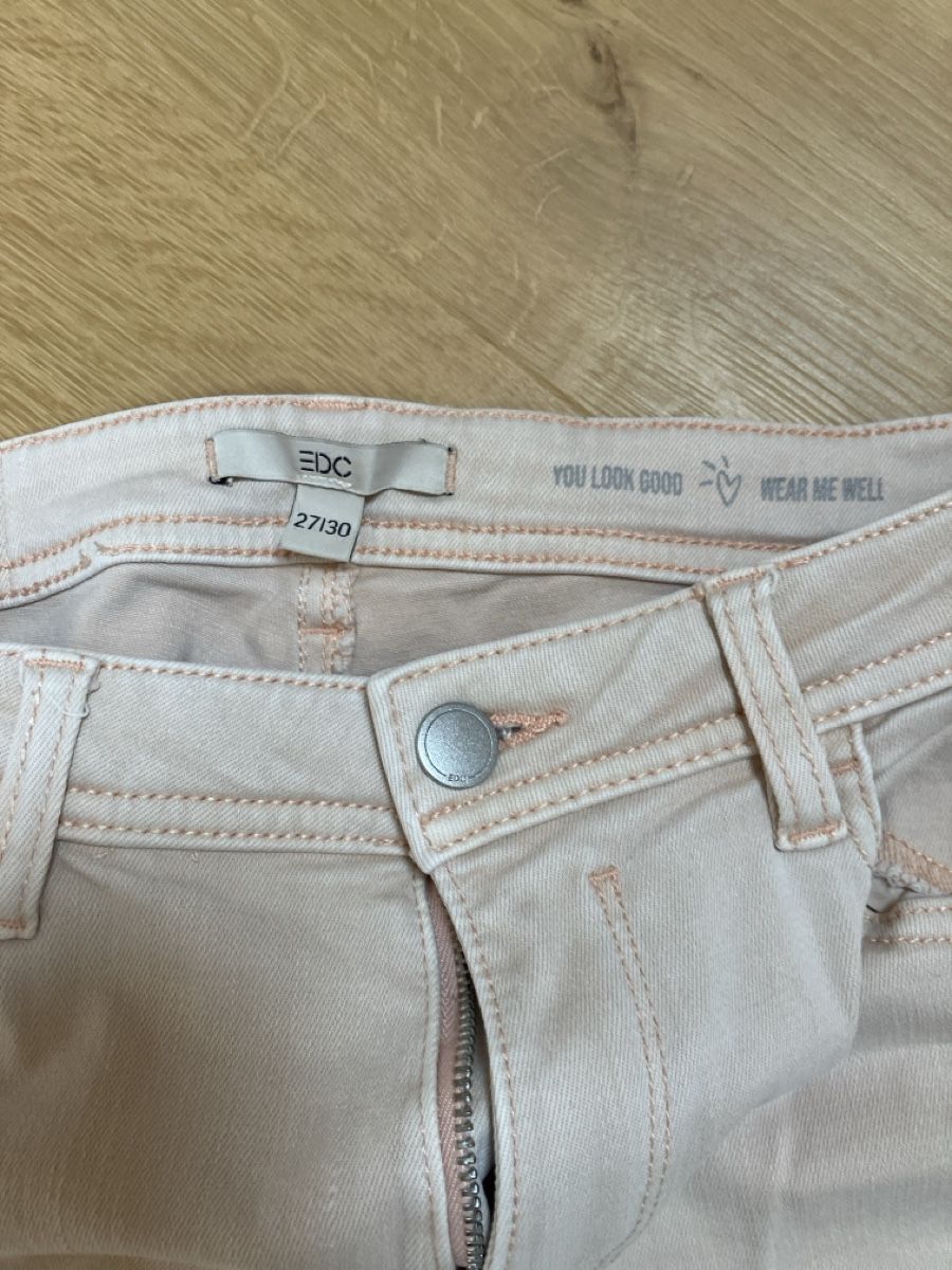 Pantaloni: Hosen gr 36 Cool fürs Büro – Usato da Weissbad venduto da Praxedis_P51 1