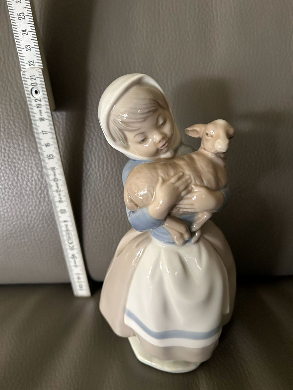 Lladro Statuette: Statua Lladro "bimba con pecorella" – Usato da Melano venduto da H-Sara 1