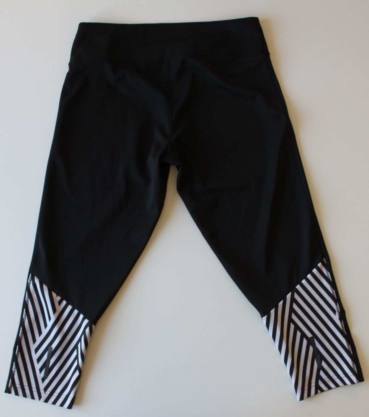 Adidas Leggings: Leggins 3/4 Adidas noir  t. S – Usato da Peseux venduto da Gilloss 2
