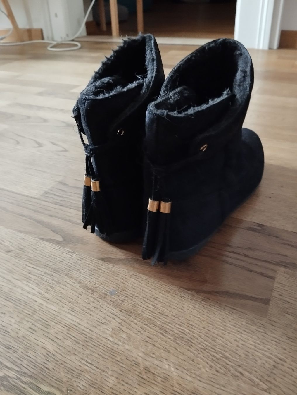Scarpe da donna: Stiefel gefüttert Gr. 39... – Nuovo (secondo la descrizione) da Uetendorf venduto da Koh0 1