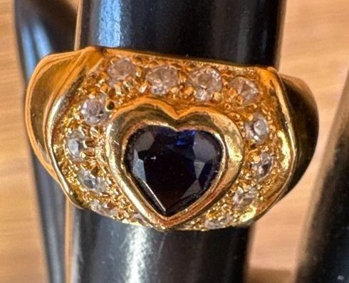 Anelli: Wunderschöner vergoldeter Ring mit blauem Herz. – Usato da Bern venduto da Yunkom 2