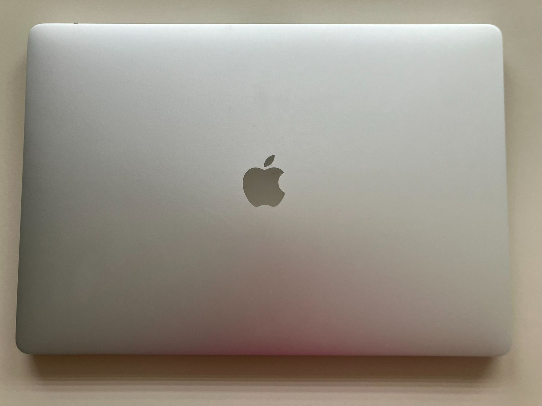 Apple Portables: MacBook Pro 16" 2019 / Touch Bar / Display defekt – Défectueux à Meisterschwanden par Discus0 1