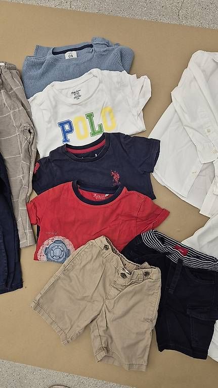 Kleiderpakete & -sets: Gr 98 Junge Kleider Paket  – Gebraucht aus Neunkirch von mir_c9zg 2