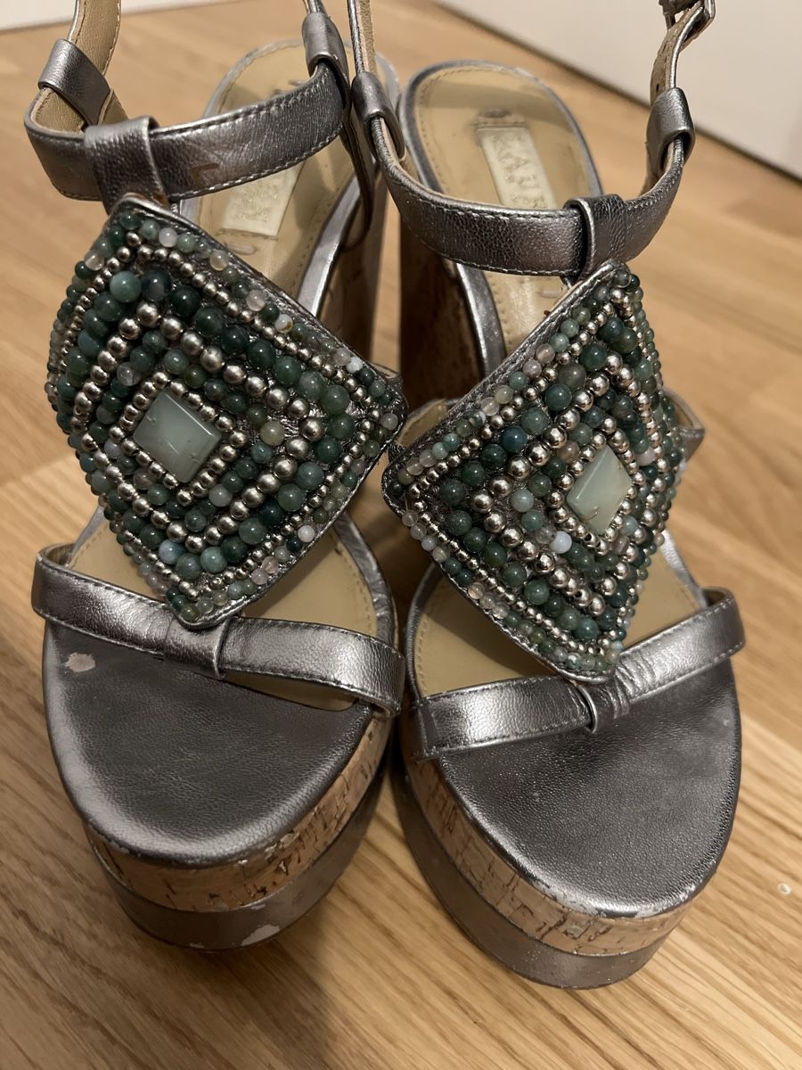 Damenschuhe: Silver Wedge Sandals with Stone Application – Gebraucht aus Reinach BL von K.zh.A 1