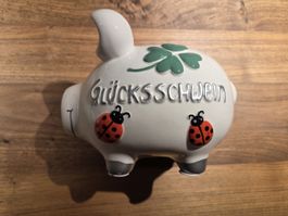 Keramik Glücksschwein-Kässeli mit Marienkäfer und Kleeblatt