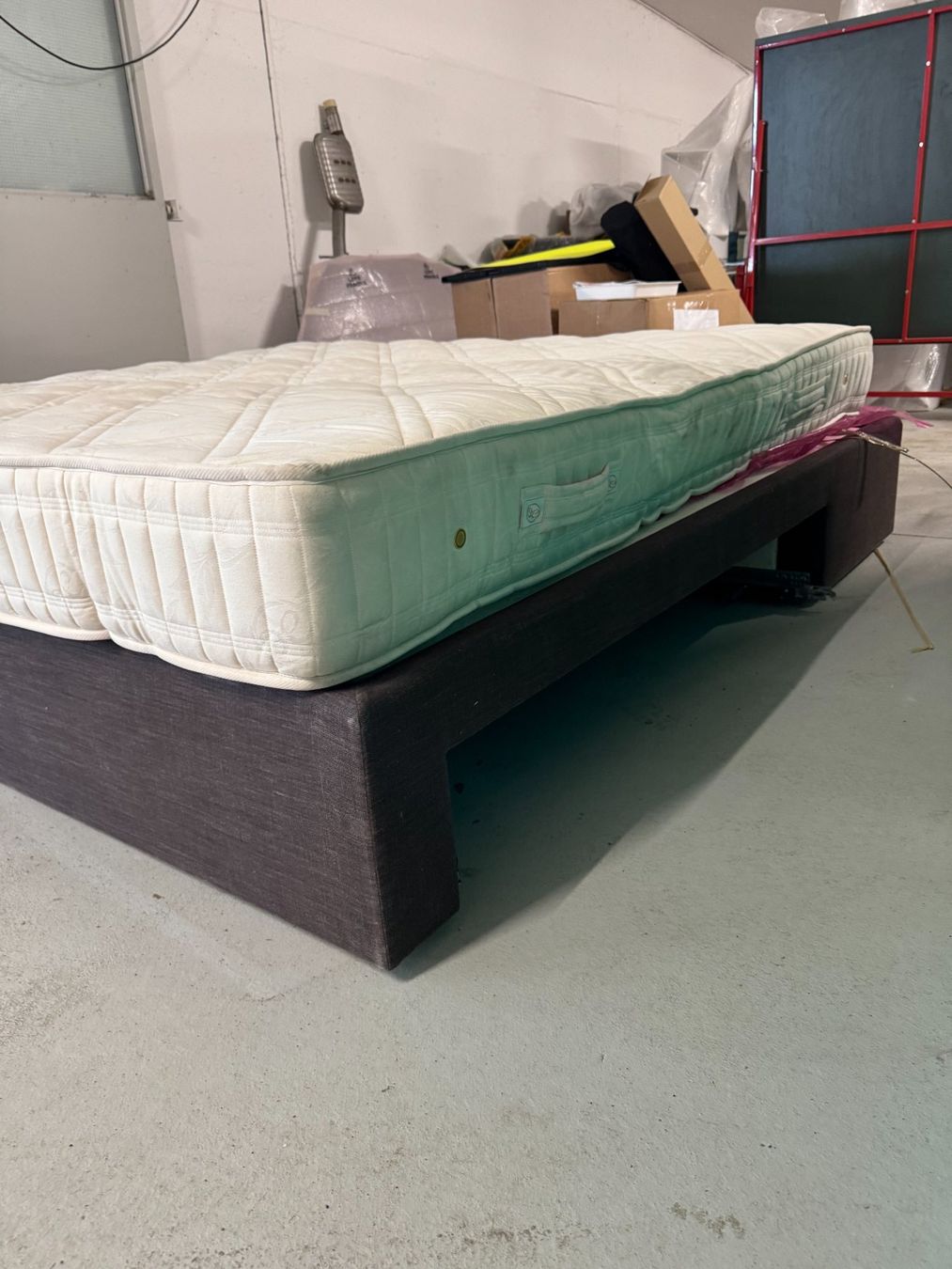 Letti: Bed 200 x 200 cm with Support Base and Drawers – Usato da Luzern venduto da Antiquesonline 1