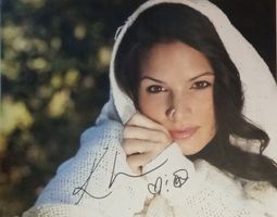 Katrina Law Autogramm signiert Foto 20x25cm