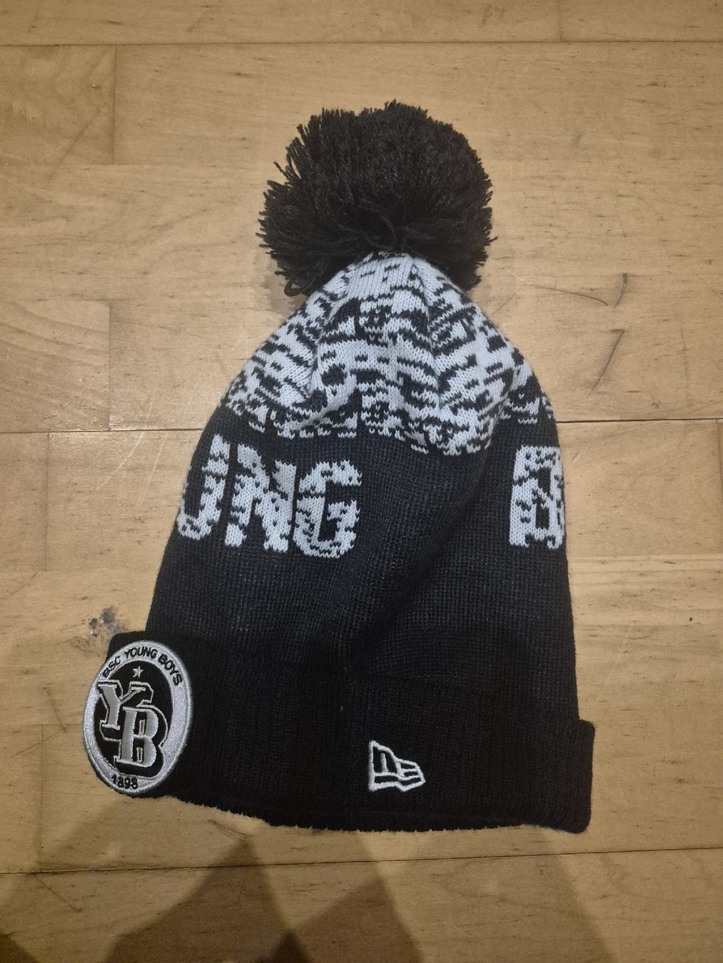 New Era Copricapi, berretti & cappellini: YB Beanie wie neu – Nuovo (secondo la descrizione) da Buchs AG venduto da Gian_1902 2