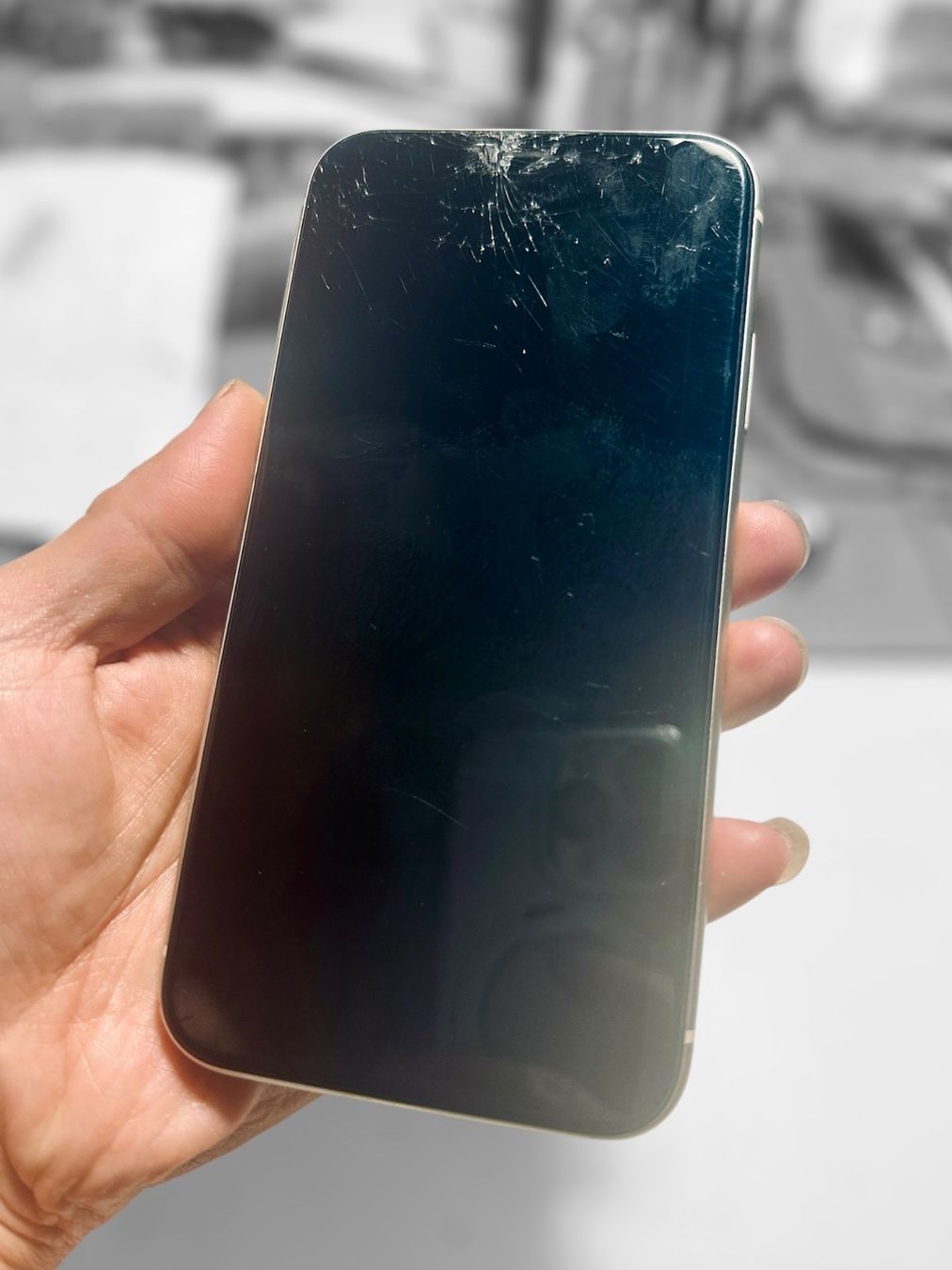 Apple Handys / Smartphones: écran original iPhone 11 tactile fonctionne bien – Gebraucht aus Morges von DA-repa 2