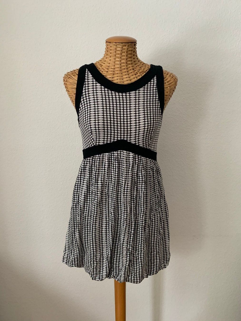 Mango Kleider: MANGO - Kleid schwarz-weiss S – Gebraucht aus Zürich von Diazaio