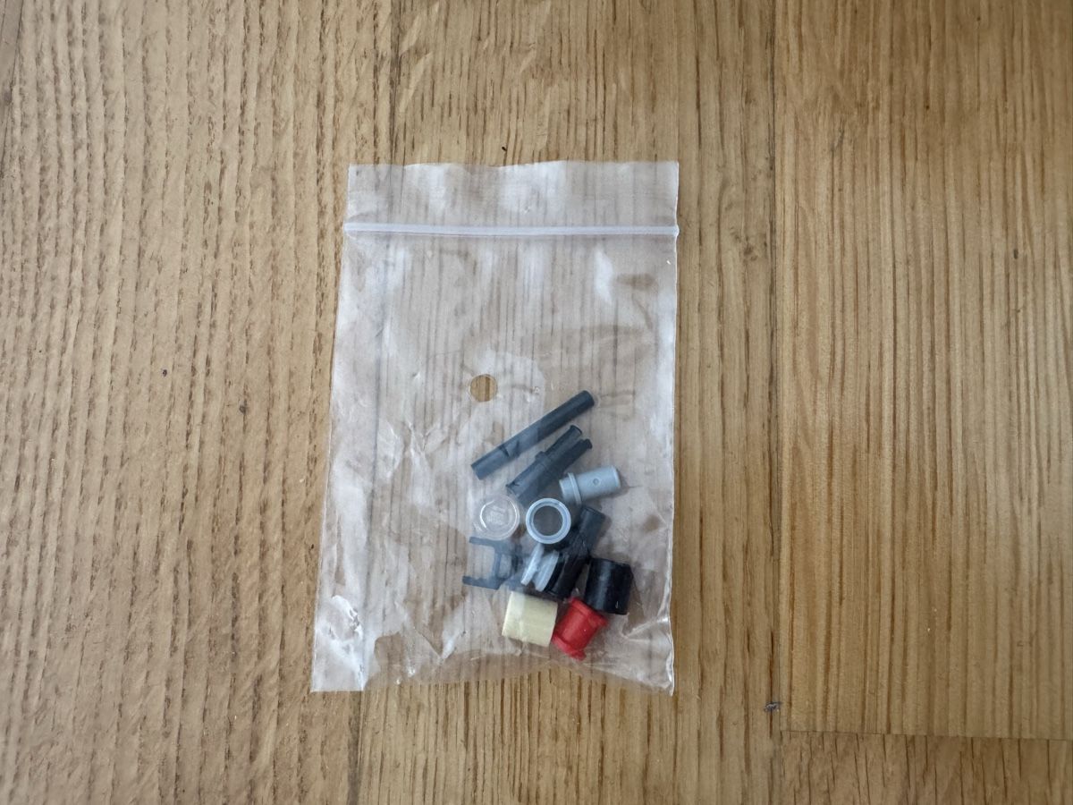 Lego Kit di costruzioni: LEGO Ducati Panigals V4 R 42107 – Usato da Adliswil venduto da vio123 4