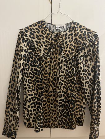 Camicia GANNI stampa leopardo con volant taglia S