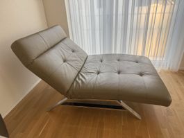 Elektrische Liege, Leder oliv , Metallfuss, neuwertig!