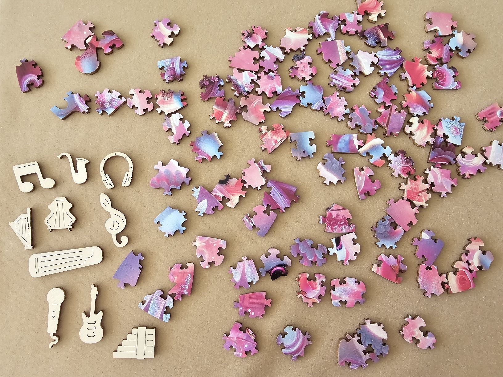 Puzzles: Kleines Holzpuzzle "Einhorn" – Neu (gemäss Beschreibung) aus Bütschwil von Taranabo 1