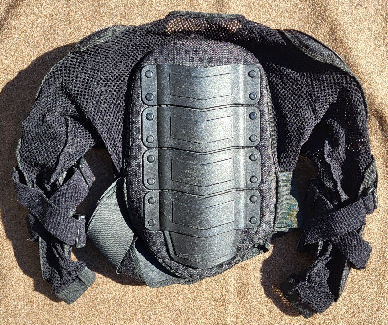 Schutz & Schoner: ONEAL Kinder Downhill Protektorenjacke – Gebraucht aus Frutigen von Sklossner 1