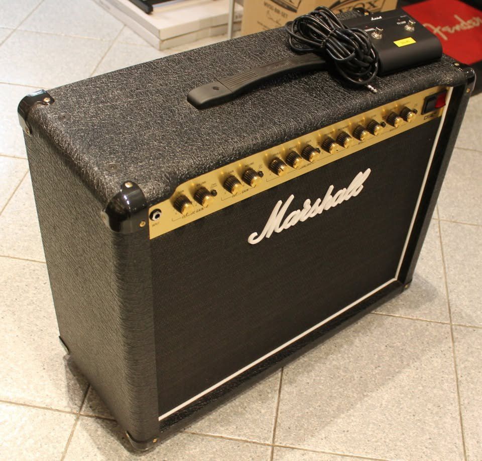 Marshall Verstärker: Marshall DSL40 CR Combo full tube as new. – Gebraucht aus Bussigny von bubeta 1