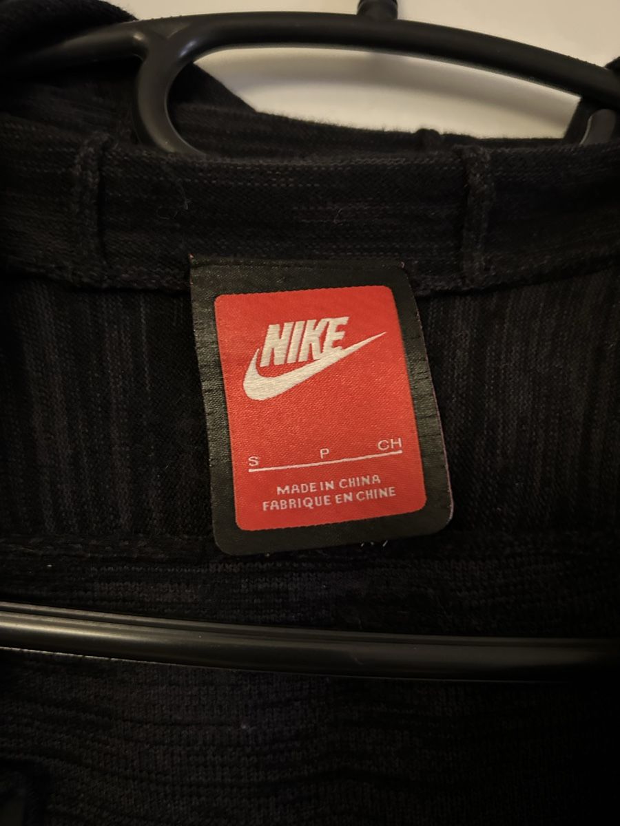 Nike Pullover & Sweatshirts: Sweat zippé à capuche Nike – Gebraucht aus Lausanne von marinemtr 1