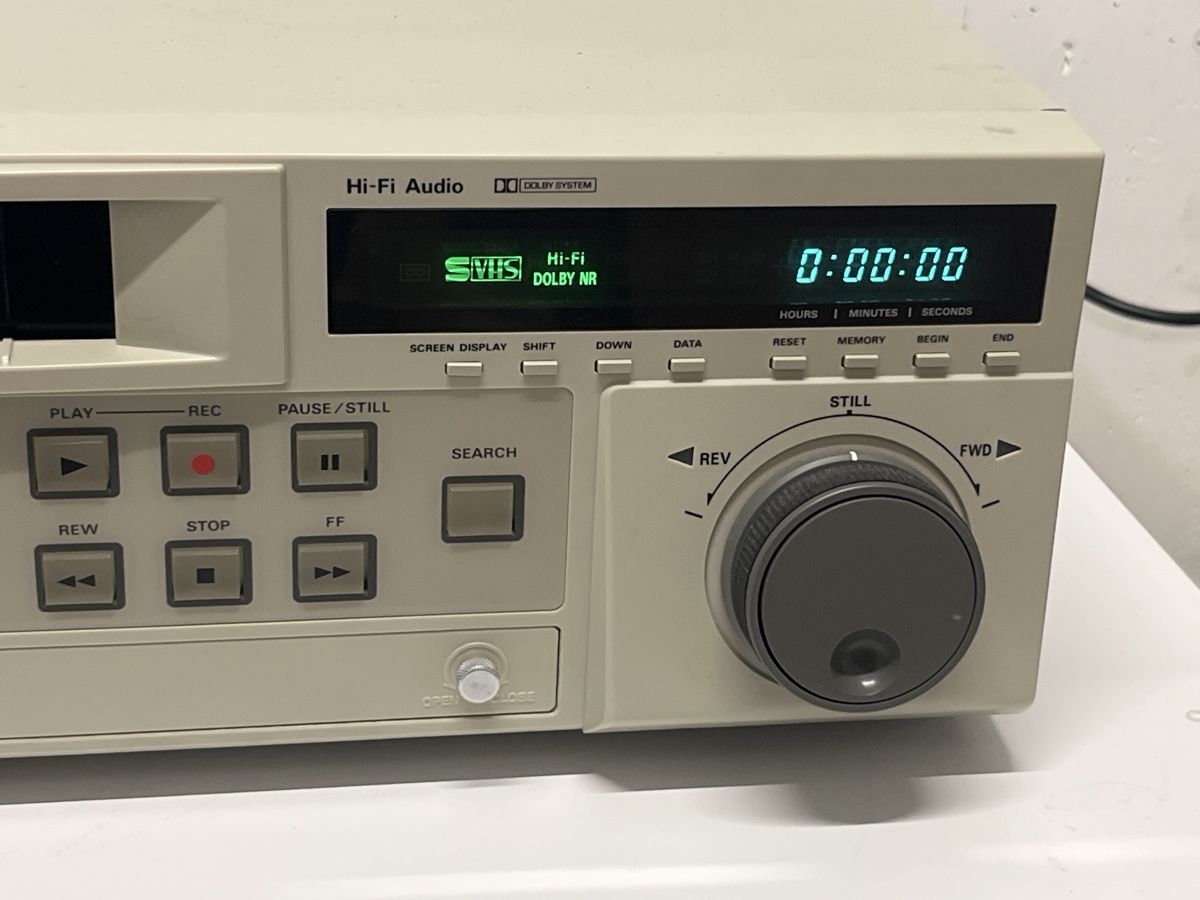 Panasonic Registratori: Videorecorder Panasonic AG-7350-E S-VHS Profi-Gerät – Usato da Dettighofen venduto da Moshop 2