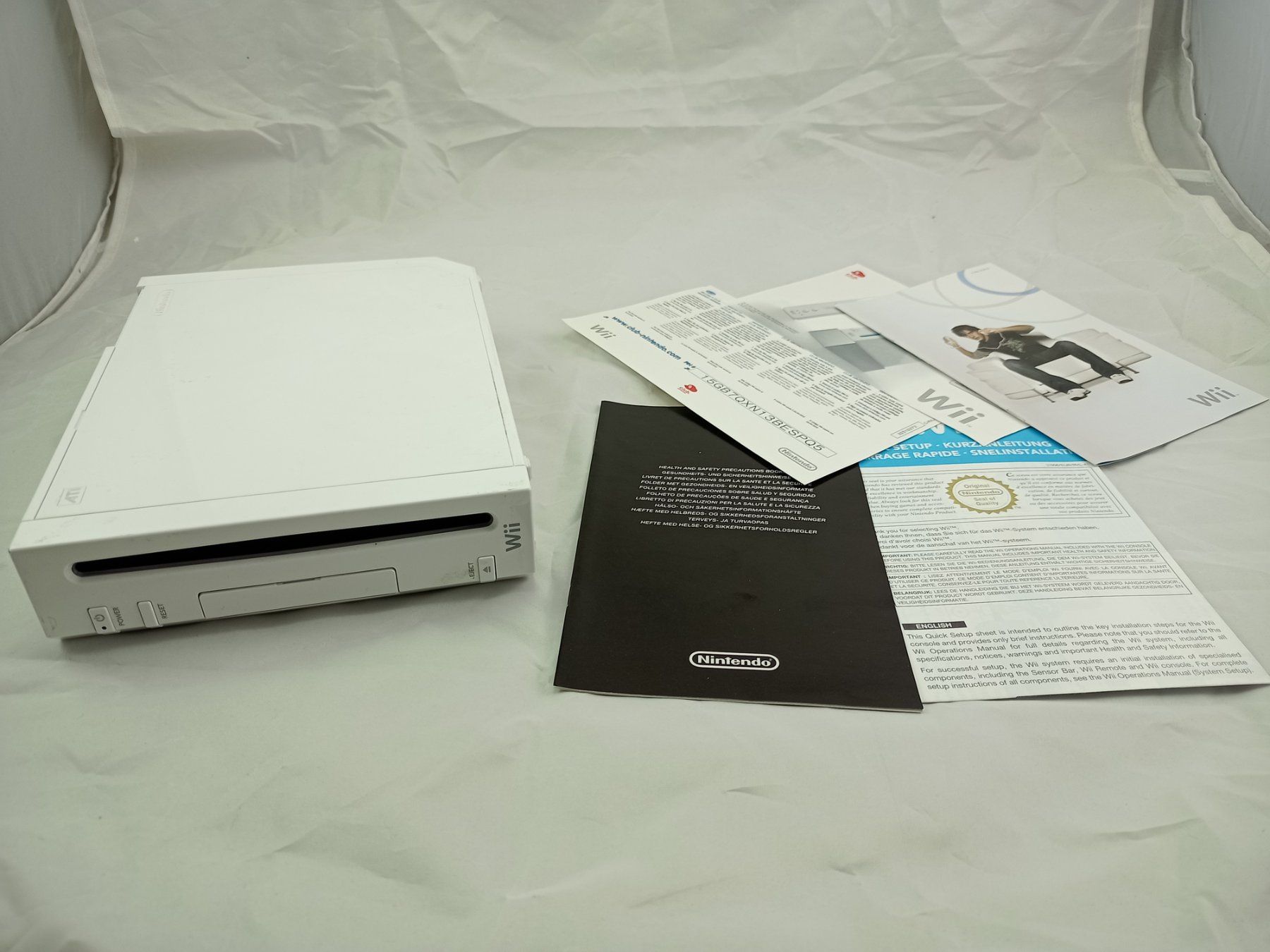 Nintendo Consoles: Nintendo Wii Konsole mit Spielen – D'occasion à Buchs AG par SellAndBuyX