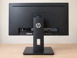 HP Monitor Z24n 24 Zoll mit Kabeln in sehr gutem Zustand