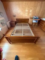 Zwei Holzbett‑Sets 127×200 cm inkl. Lattenrost