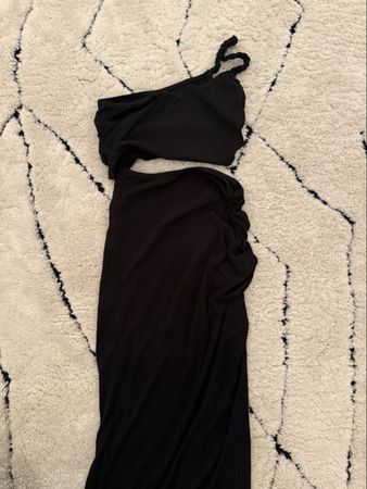black one-shoulder cutout summer dress
