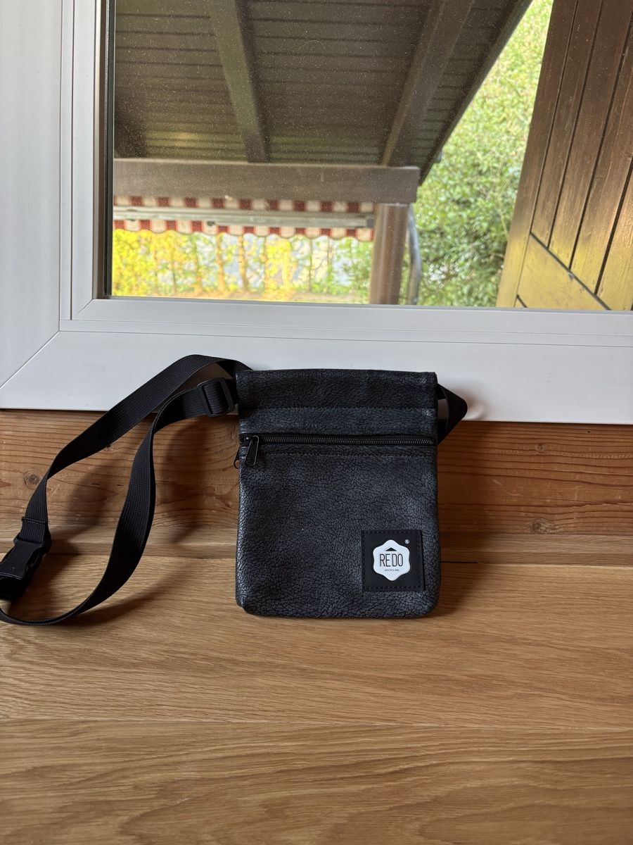 Borse: Redo Schultertasche oder Bauchtasche – Nuovo (secondo la descrizione) da Birrhard venduto da nsalse