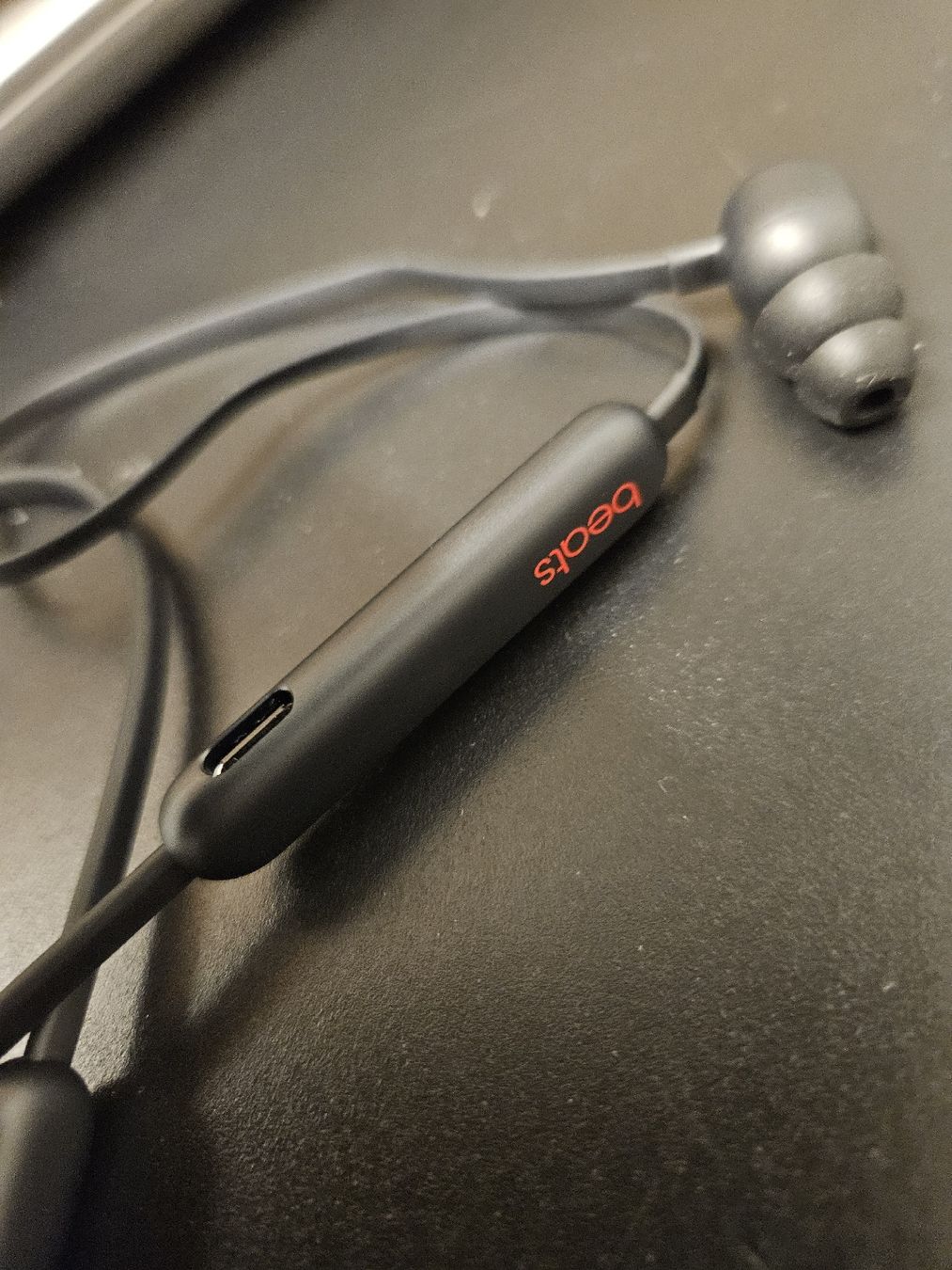 Beats Casques audio: Ecouteurs Beats sans fil – D'occasion à Veyras par Vince_396 2
