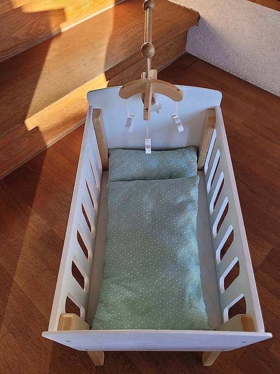 Spielzeuge: Puppenbett aus Holz – Gebraucht aus Brienz BE von falbabella 4