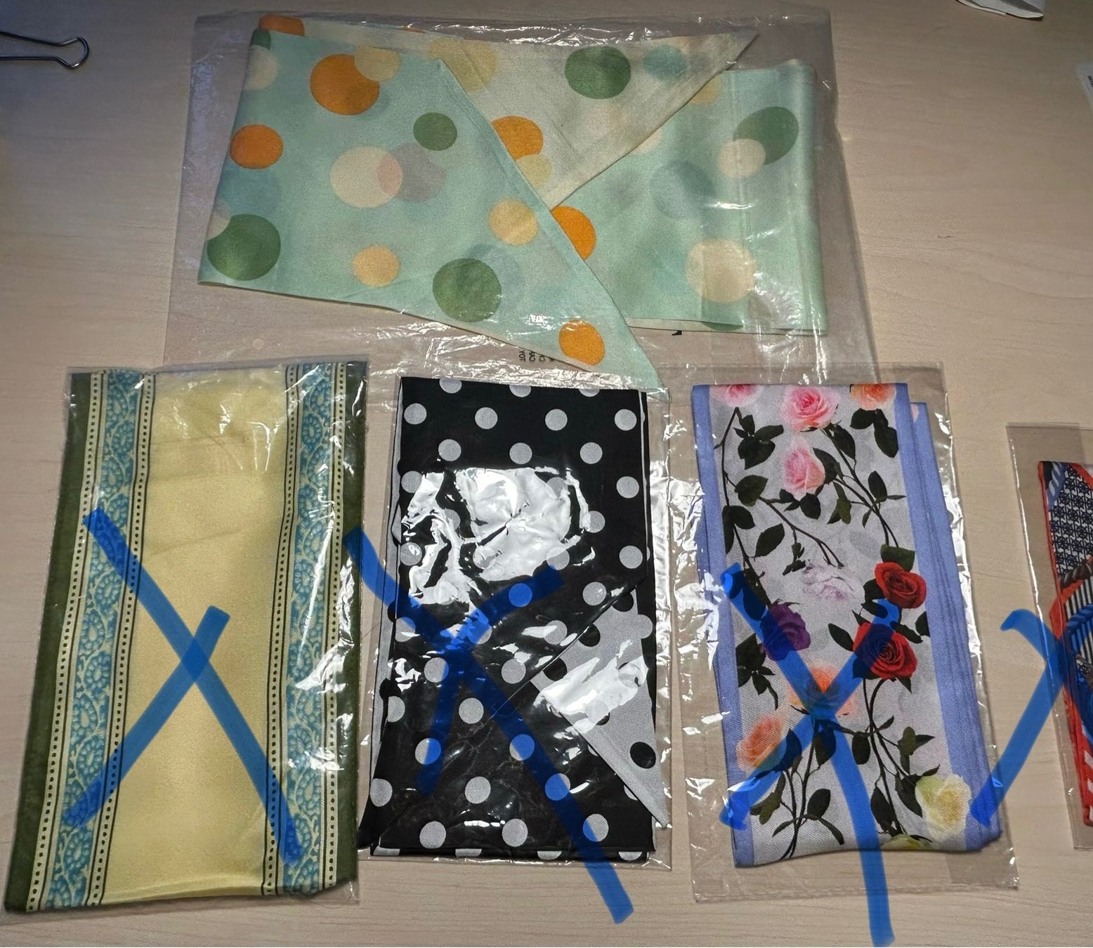 Foulards, Tücher & Schals: 100% Silk Scarf, Polka Dots, Neu！ – Neu und originalverpackt aus Zürich von mai_sxv7 5