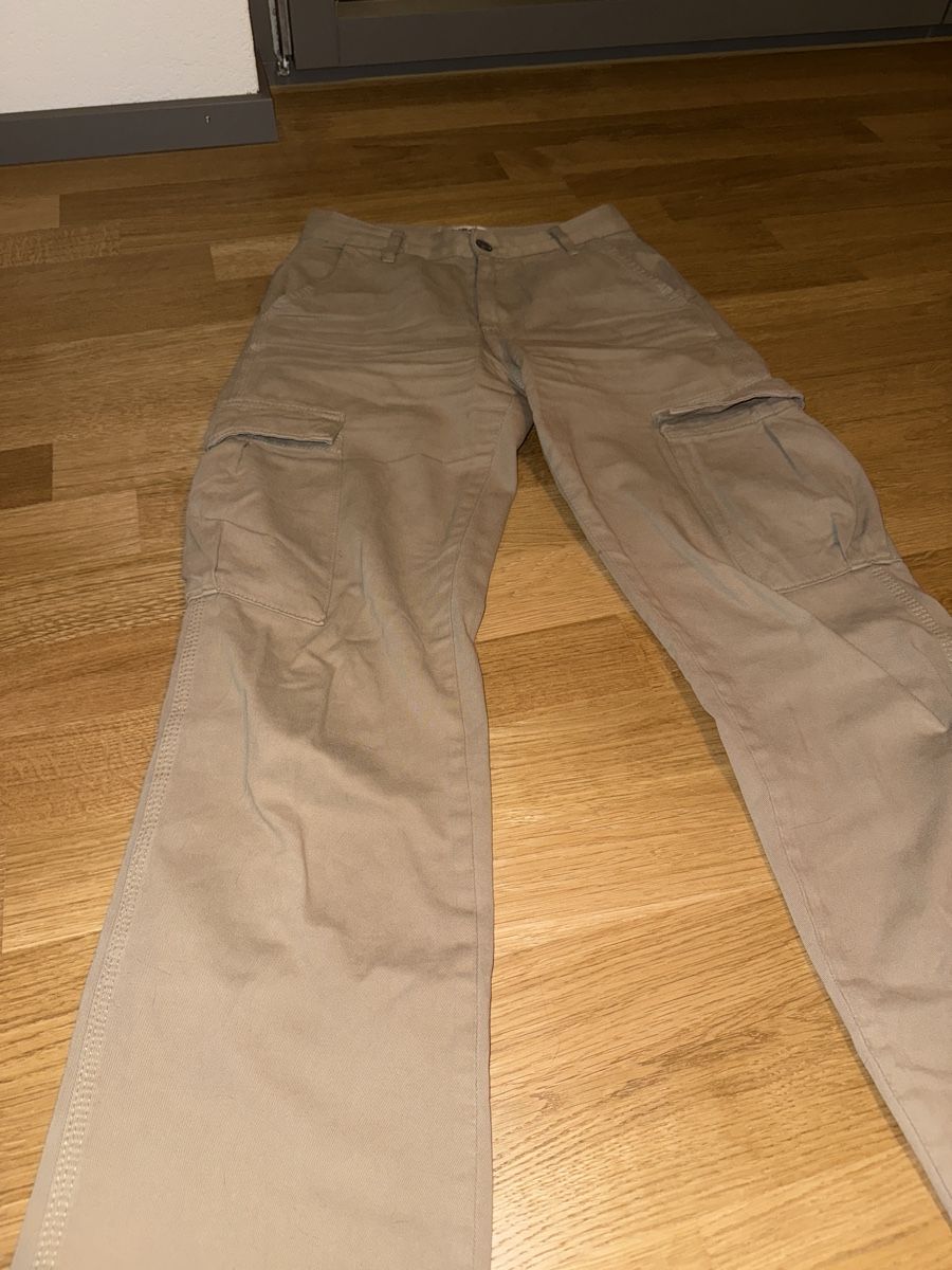 Pull&Bear Pantaloni: Hose – Usato da Brunnen venduto da pel_vk7g 1