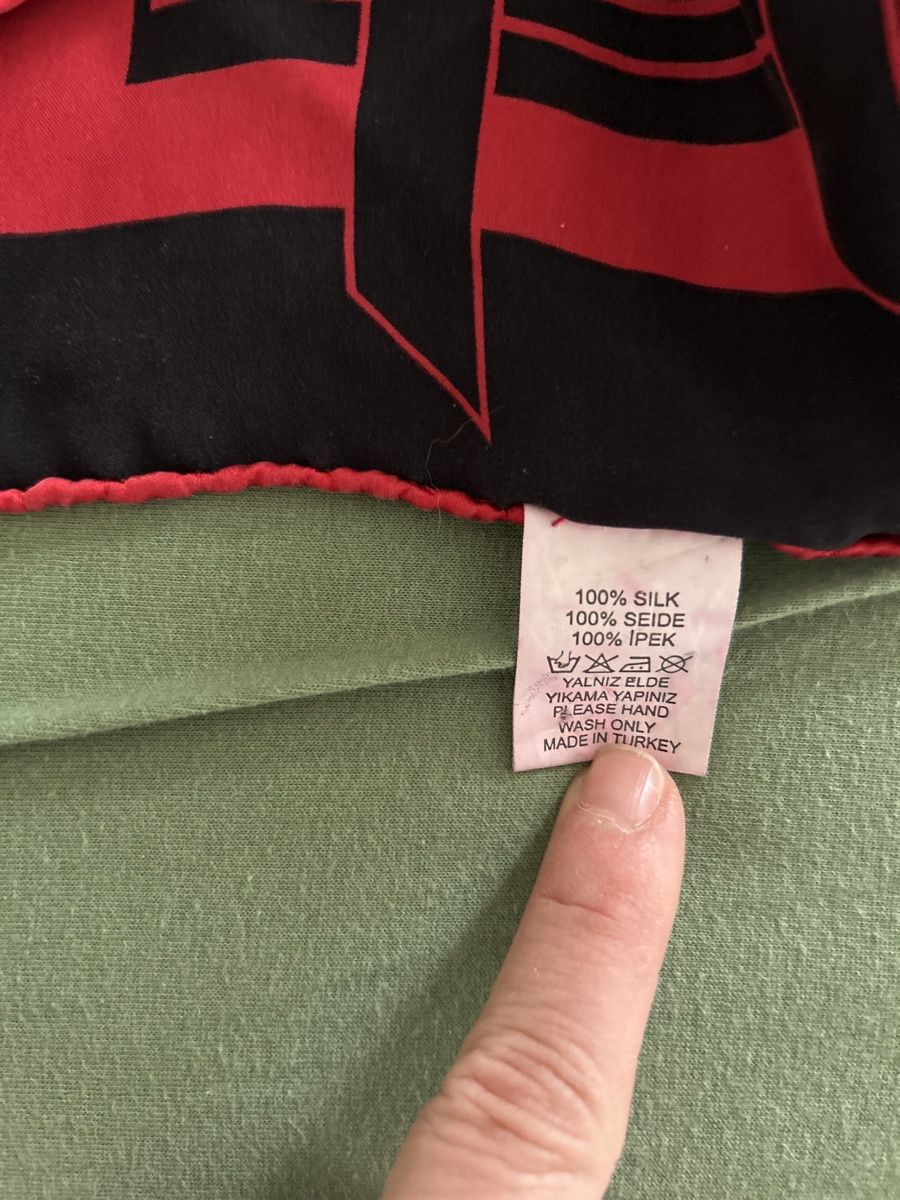 Foulard & Sciarpe: Stylisches Seidentuch Rot Schwarz Grafikmuster – Usato da Siebnen venduto da schnell05 3