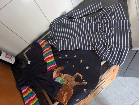 Kleidchen in gr 116/122 zu verkaufen 